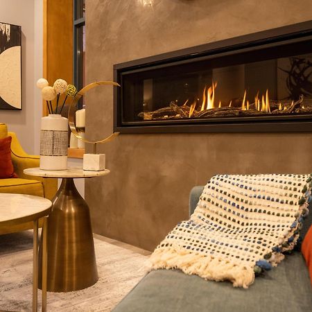 Alpenglow Lodge Two Bedroom Apartment By Mva Whistler Exterior photo