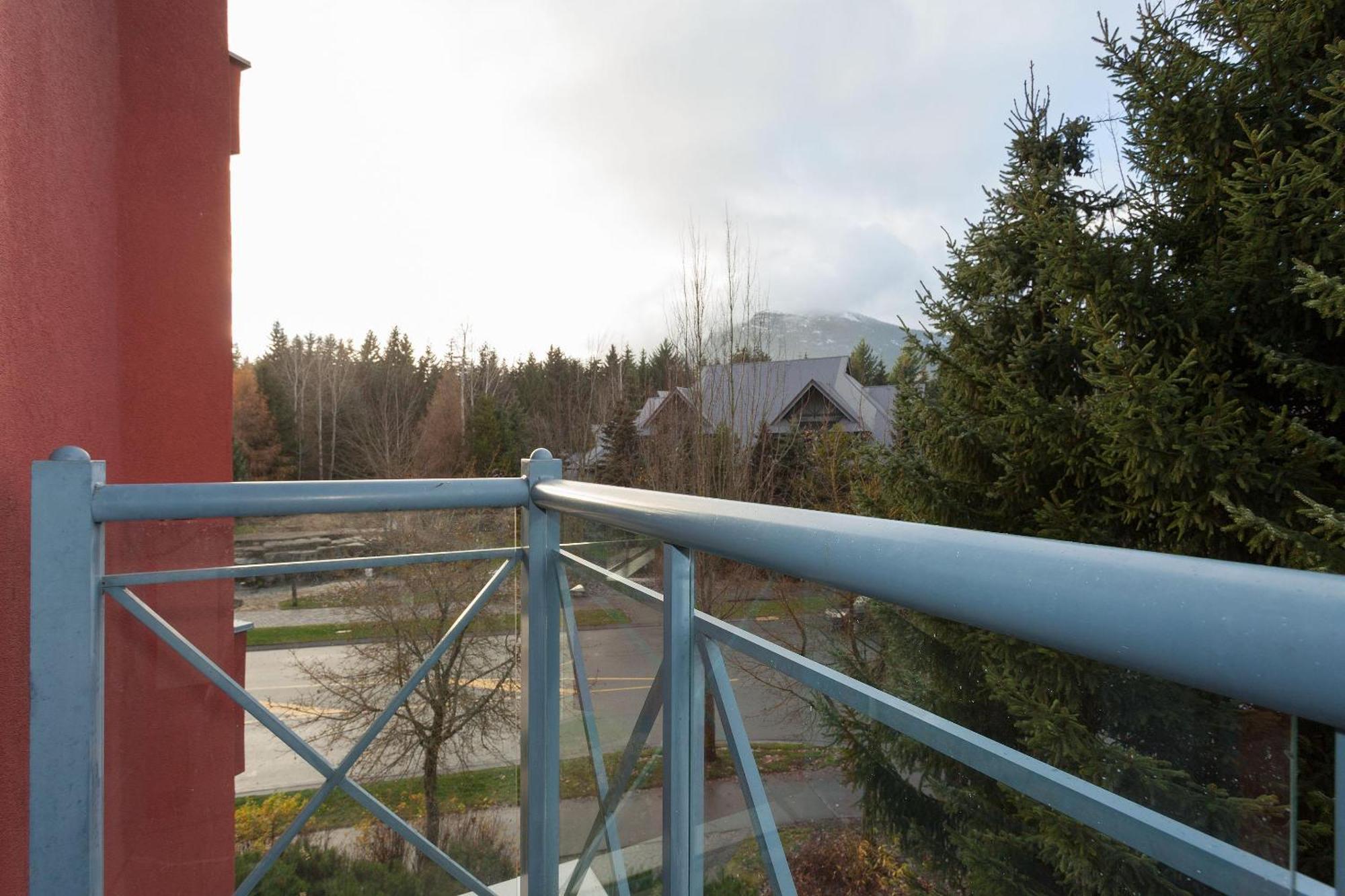 Alpenglow Lodge Two Bedroom Apartment By Mva Whistler Exterior photo