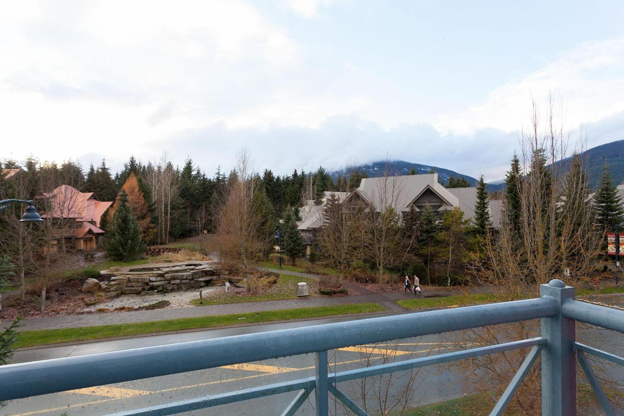 Alpenglow Lodge Two Bedroom Apartment By Mva Whistler Exterior photo