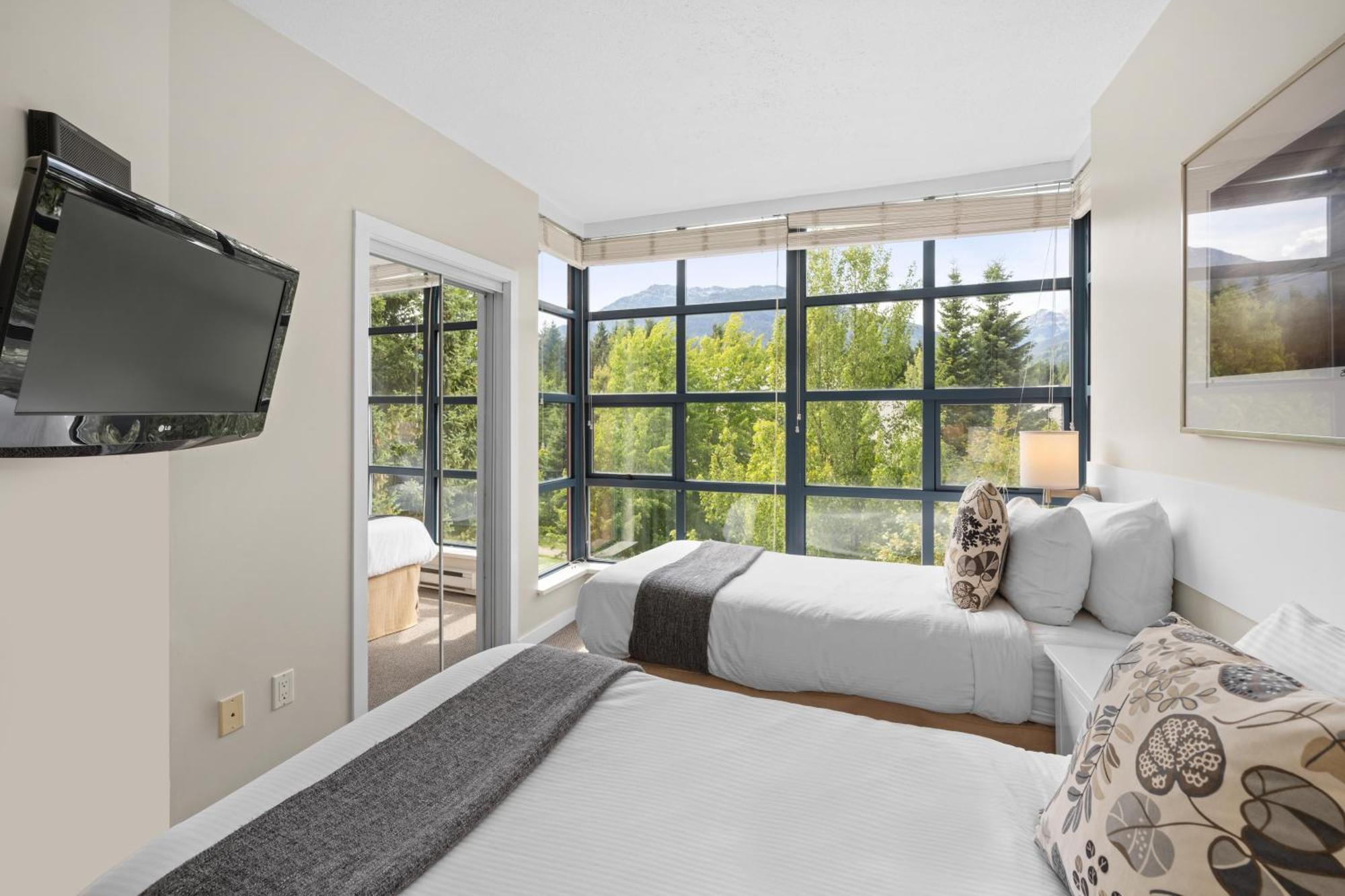 Alpenglow Lodge Two Bedroom Apartment By Mva Whistler Exterior photo
